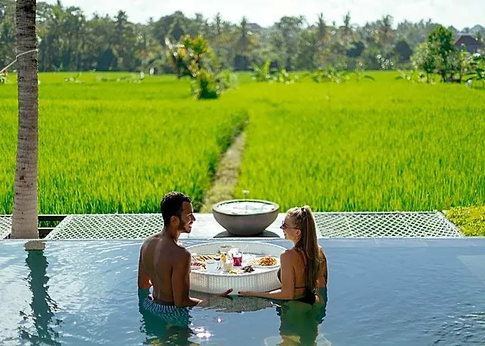 Villa Perfect For Families & Friends, 3 Bdr W/pool *